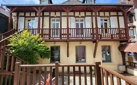 Chambres D'Hotes La Petite Salamandre
